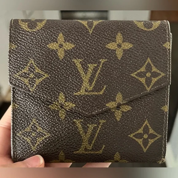 ⭐️ SALE ⭐️ ✨ Authentic ✨ Louis Vuitton Elise Wallet - Picture 7 of 8